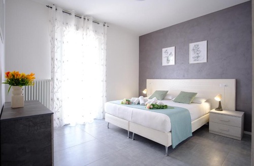 Bagnolo Apartment | Appartamento Business Duplex 95mq - Doppia Terrazza XXL - 2 bagni - Check-in Codice