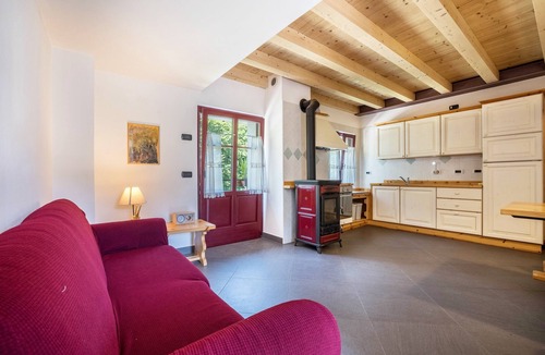 Ala Apartment | 'Appartamento Del Boscaiolo' Apartment with Mountain View, Shared Garden and Balcony