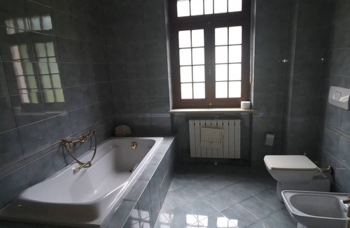 Cavoretto Apartment | Appartamento In Casa Collinare Panoramica