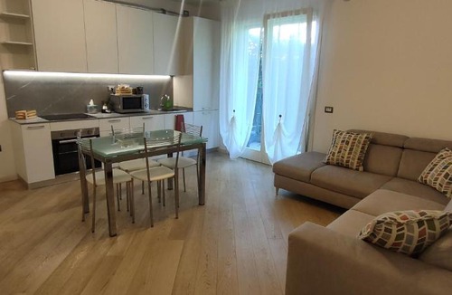 Selvazzano Dentro Apartment | Appartamento moderno e spazioso con giardino privato