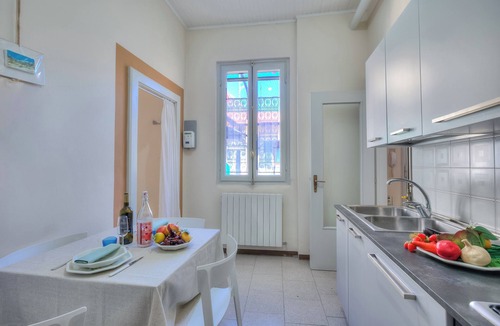 Laveno Apartment | Apt. Gabriella: Studio in the Centre of Laveno, Laveno Mombello, Italy