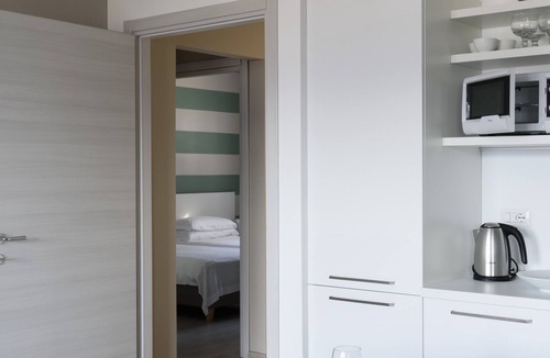 Stresa Apartment | Apt near centre Stresa + balcony, WiFi, air/con and wonderful view over the lake