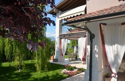 Manerba del Garda Bed & Breakfast | Asso Bed & Breakfast
