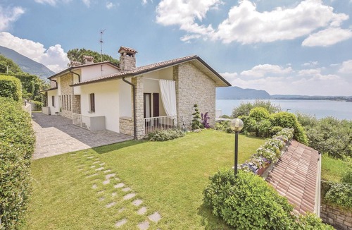 Sarnico House | Awesome home in Sarnico -BG- with house sea view