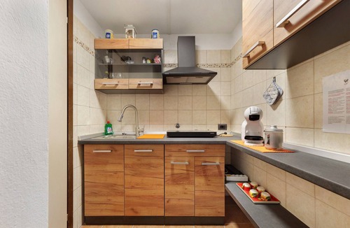 Induno Olona House | Azalea apartment: peaceful retreat with mountain views