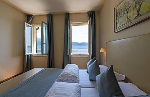 Gargnano Hotel | Baia d'oro