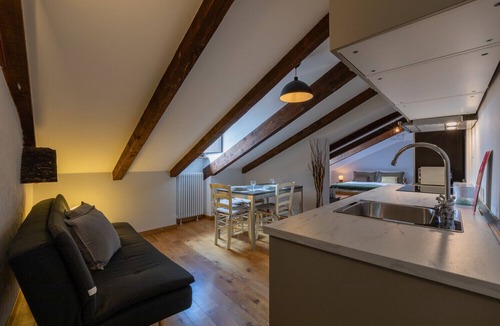 Roman Quarter Apartment | Barbaroux 10 - Luna by Wonderful Italy