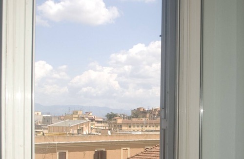 San Lorenzo Apartment | BEACHBAR in Rome Wifi Apartment in City Center