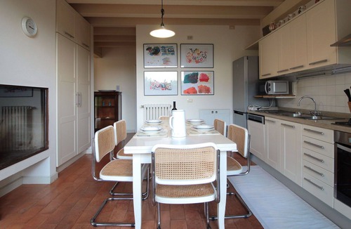 Colognola ai Colli Apartment | Beautiful apartment for 7 people with pool, WIFI, A/C and patio, close to Verona