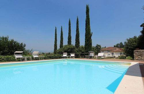 Colognola ai Colli Apartment | Beautiful apartment for 7 people with pool, WIFI, A/C and patio, close to Verona