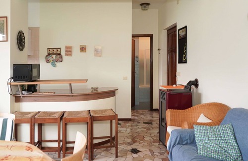Porto Valtravaglia Apartment | Beautiful apartment for 4 guests with WIFI, TV, terrace and pets allowed