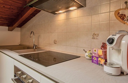 Montano Lucino Apartment | Beautiful apartment for 5 people with A/C, WIFI, TV, balcony and panoramic view