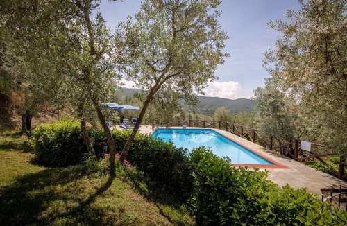 Pieve di Chio House | Beautiful apartment in villa with WIFI, pool, pets allowed and panoramic view, close to Cortona