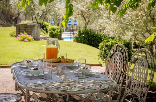 Pieve di Chio House | Beautiful apartment in villa with WIFI, pool, pets allowed and panoramic view, close to Cortona