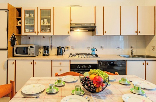Menaggio Apartment | Beautiful apartment for 6 guests with WIFI, TV, patio, pets allowed and panoramic view