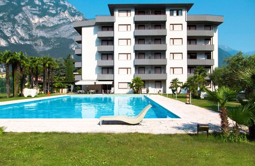 Riva del Garda Apartment | Beautiful apartment for 5 people with WIFI, pool, TV and balcony
