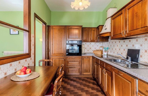 Samolaco Apartment | Beautiful apartment for 6 guests with WIFI, TV, patio and pets allowed