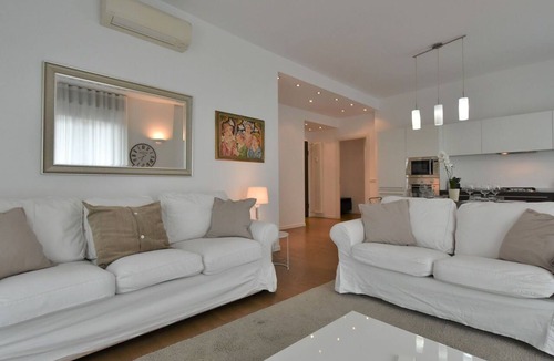 Porta Genova Apartment | Beautiful apartment for 6 people with WIFI, A/C, TV and balcony