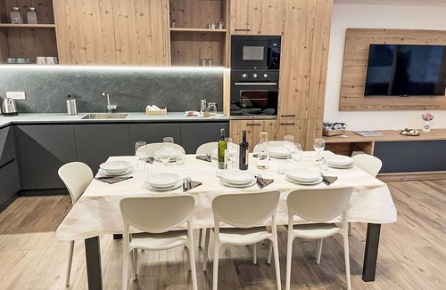 Valtellina House | Beautiful apartment in villa for 8 people with WIFI, A/C, TV, terrace and pets allowed