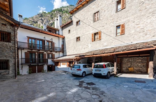 Courmayeur Apartment | Beautiful Apartment In Courmayeur, Courmayeur, Italy