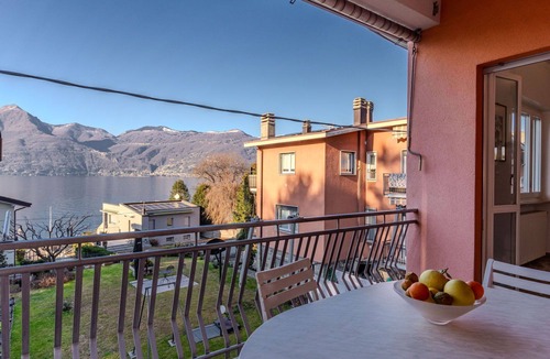 Germignaga Apartment | Beautiful apartment for 6 people with WIFI, TV and patio
