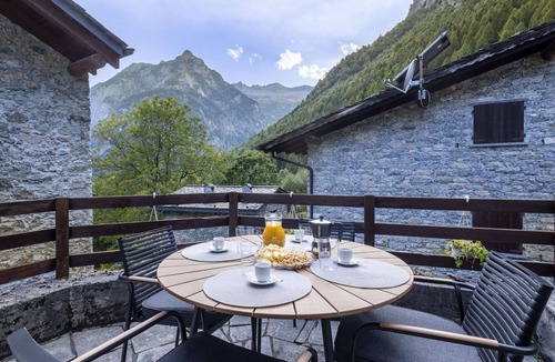 Valtellina Apartment | Beautiful apartment for 5 people with WIFI, TV and terrace