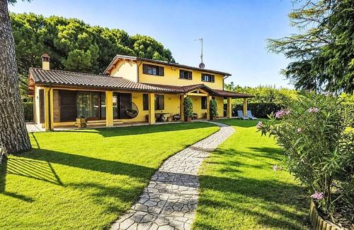 Arezzo House | Beautiful private villa for 4 guests with A/C, WIFI, TV and patio