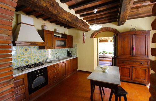 Le Piazze Villa | Beautiful private villa for 6 guests with private pool, A/C, TV and pets allowed