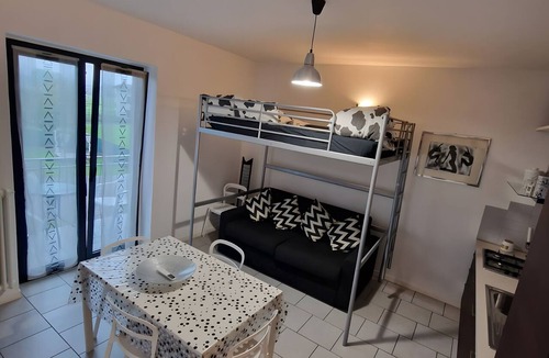 Sorico Apartment | Bed and Breakfast 'Suite Onorio Lago Di Como' with Shared Pool, Shared Garden and Wi-Fi