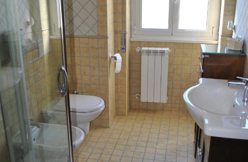 Mentana Bed & Breakfast | Bed & Breakfast "A Casa di Anto"