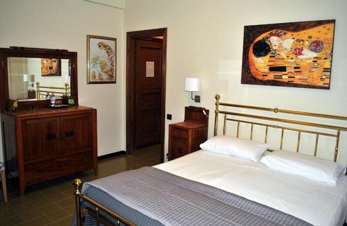 Mentana Bed & Breakfast | Bed & Breakfast "A Casa di Anto"