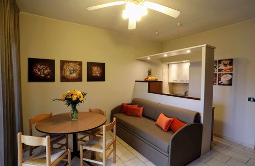 San Felice del Benaco Apartment | Bianca Two-Room Apartment with lake view.