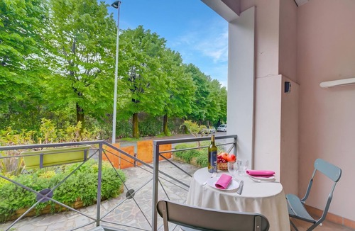 Desenzano del Garda Apartment | Blue Apartment Desenzano With Wifi, Desenzano Del Garda, Italy