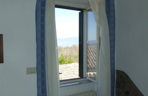 Castel Cellesi House | BLUE HOUSE -CASA BLU - near CIVITA DI BAGNOREGIO- Etruscan Italy
