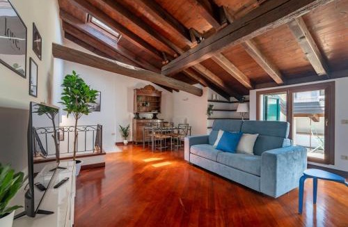 Historic Center Apartment | Bologna Centro 12 People and Terrace over 170 mq