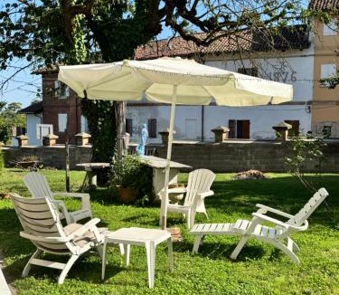 Castell'Alfero House | Cà DiVino - Volte in mattoni, arte & giardino