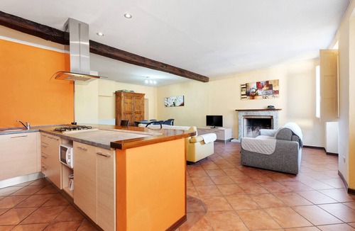 Orta San Giulio Apartment | ‘Cabianchi Royal Suite’ Apartment with Lake View, Balcony and Wi-Fi