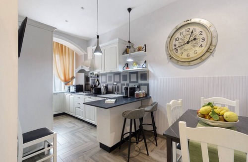 Aurelio Apartment | Carpegna Suite 92 Apartment with Mountain View, Wi-Fi and Air Conditioning