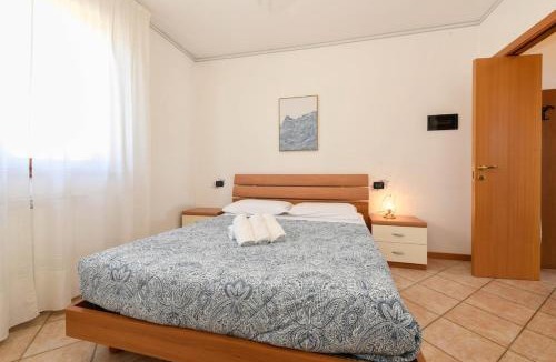 Lugana Apartment | Casa Anna with Pool & Parking & 300mt from the Terme Sirmione-Lake