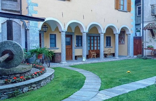 Cannobio Apartment | Casa Borgo by Lago Reisen