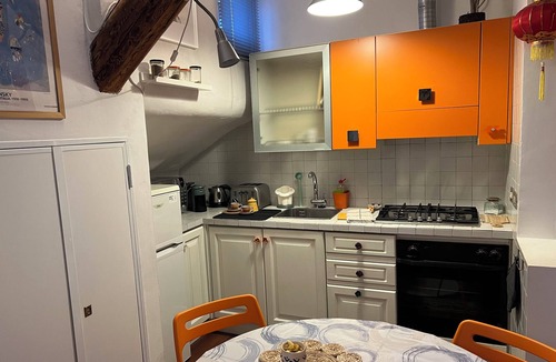 Chinatown Apartment | Casa Lara Milano - One Bedroom Apartment, Sleeps 3