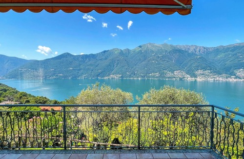 Tronzano Lago Maggiore Apartment | Casa Lucertola by Lago Reisen
