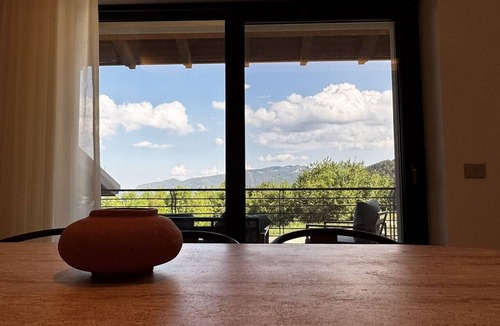 Sestola House | Casa Magnolia: Spacious Boutique Mountain Home - 4 Bathrooms - Panoramic Views