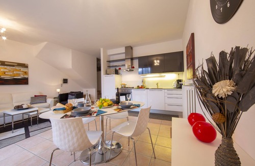 Santa Maria - Rezzonico Apartment | Casa Mastena Vista Lago, San Siro, Italy