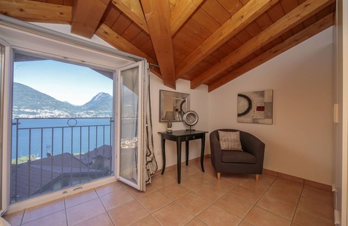 Santa Maria - Rezzonico Apartment | Casa Mastena Vista Lago, San Siro, Italy