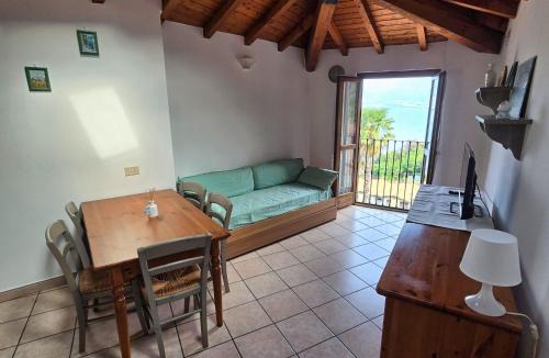 Pino Lago Maggiore Apartment | Casa Nadia