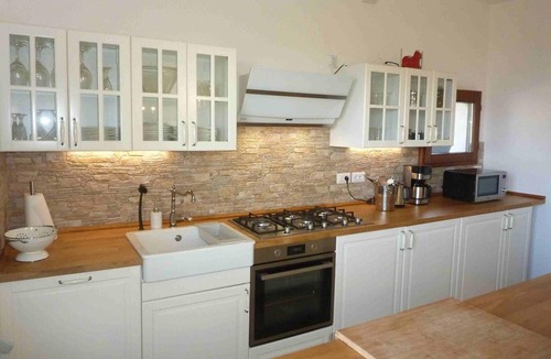 Porto Valtravaglia Apartment | Casa Paradiso in Porto Valtravaglia
