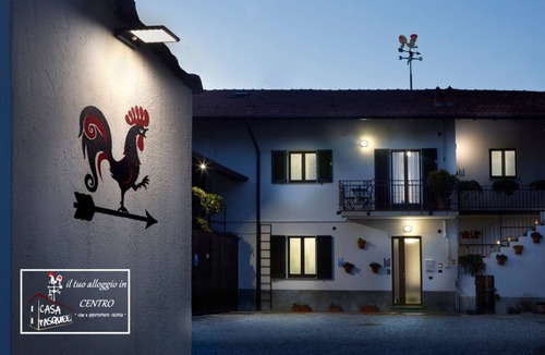 Vergiate Hostel | Casa Pasquee 10 - Deluxe Apartment in Central Area