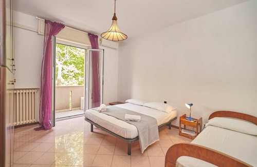 Miramare Apartment | Casa Ponti - Two Bedroom Apartment, Sleeps 5