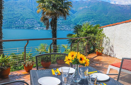 Pino Lago Maggiore Apartment | Casa Roccia No. 1 by Lago Reisen